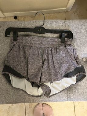 Lululemon Hottie Hot 2.5”